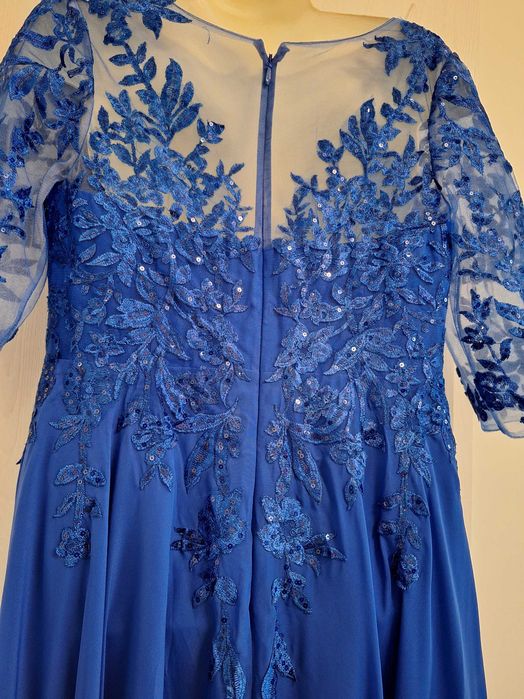 Нова официална рокля