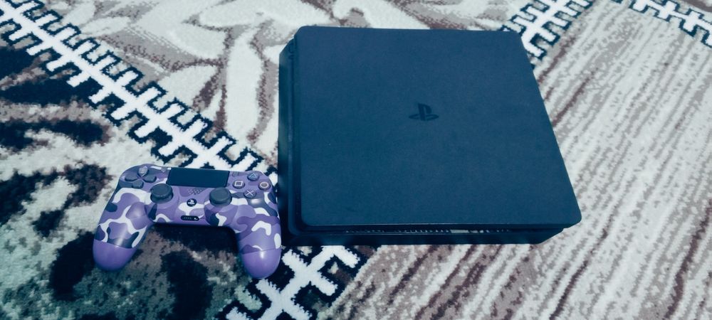 Playstation 4 slim
