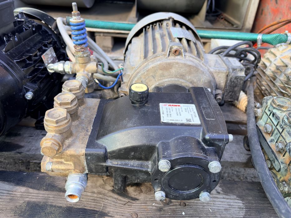 Pompă profesională HAWK MT1520L – 200 bar – cu motor electric 5,5 kW și bypass