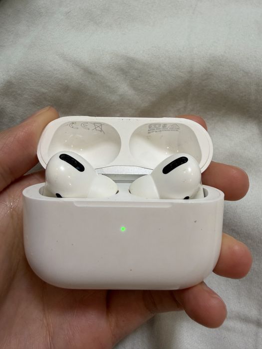 Продам Apple Airpods Pro