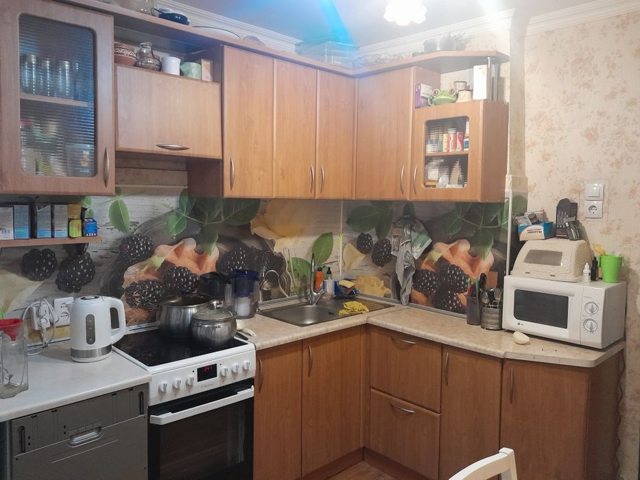 Продам кухонный гарнитур б/у