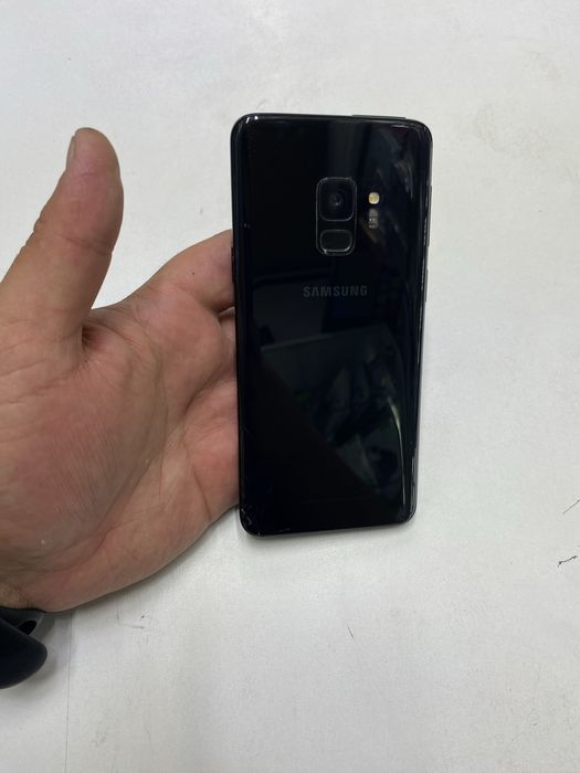 Samsung S9 (64ГБ) в идеальном состояний
