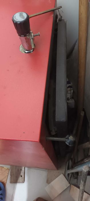 Продавам чешки котел на твърдо гориво