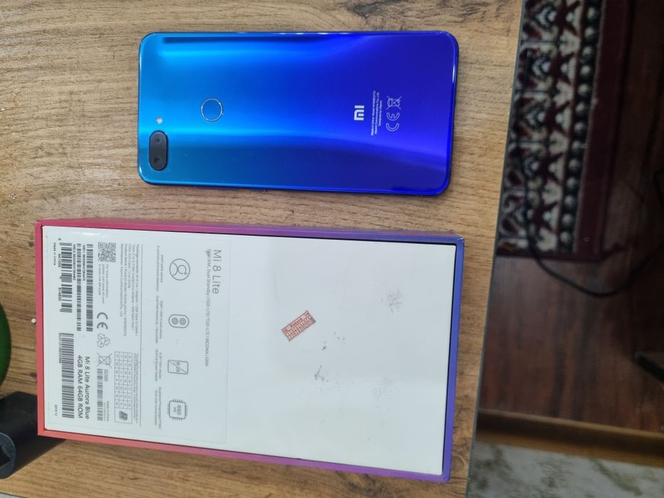 Mi 8 lite telefon sotiladi
4/64GB
Xolati yaxshi 
Narxi 700ming 
Tel 94