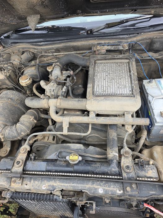 Motor pajero 2.5 piese pajero sport vand intreg sau dezmembrez