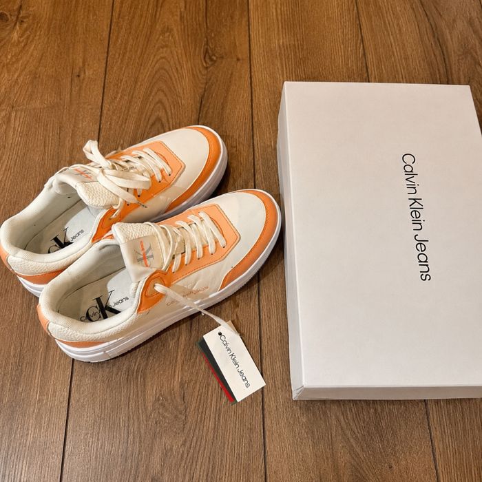 Новые кроссовки от Calvin Klein