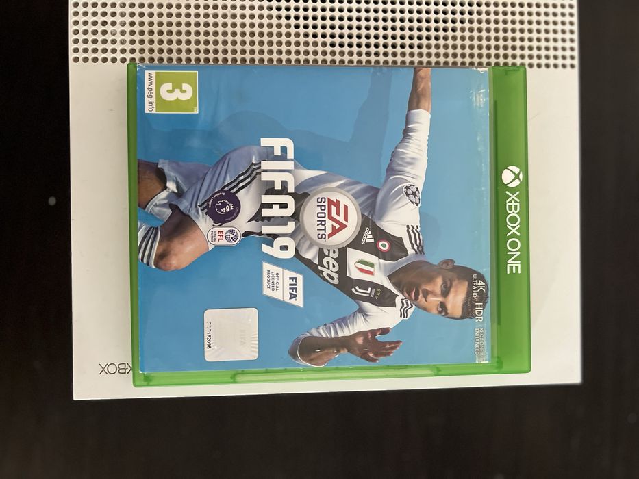 Xbox one S alb în stare perfecta de functionare