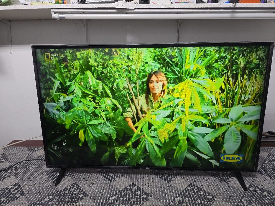 televizor Lg  diagonala  109 cm ,led