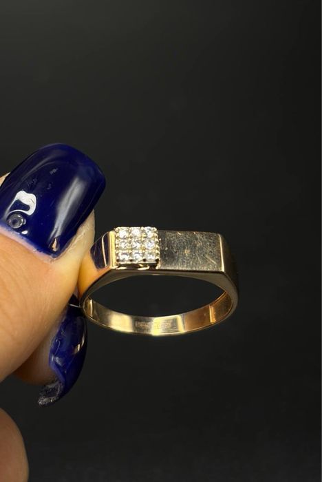 Золото  Кольцо Масса: 2.42