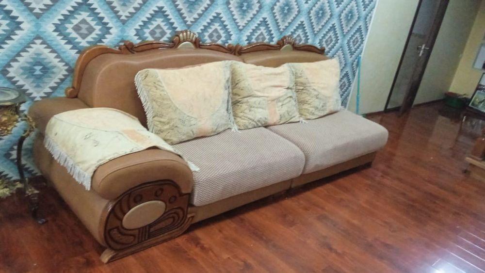 Продам красивый угловой диван.