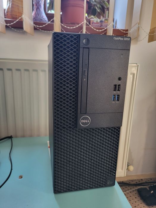 Calculator Dell Optiplex 3050 MT , i3 7100  carcasă  deteriorata