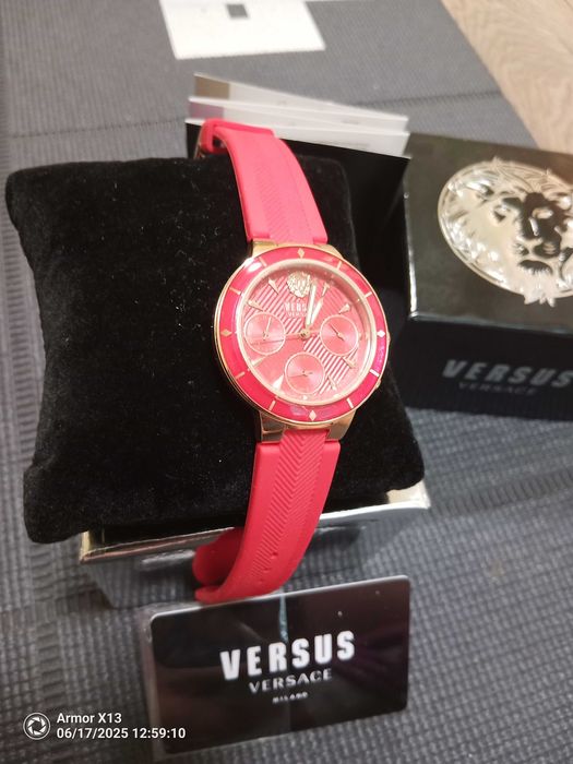 Часовник нов Vesace Versus