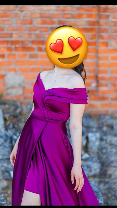 Официална рокля.