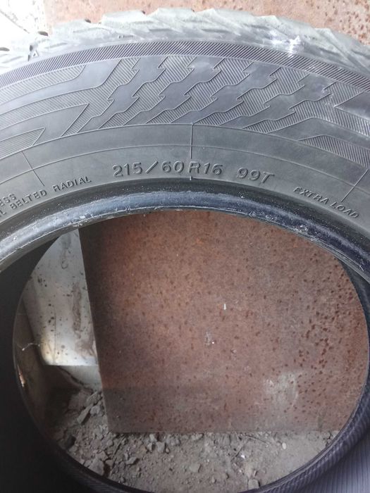 Продам б/у зимнию резину