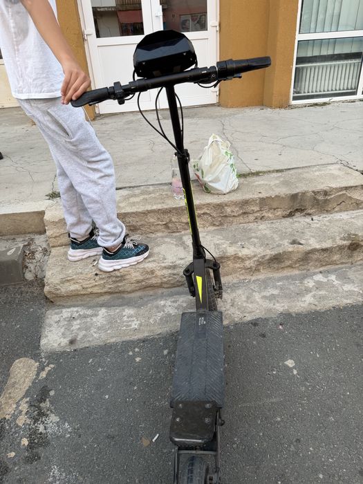 Vand trotinetă myria suspensi merge pe 3 moduri pe 25 35 si pana in 60 ambreaj la mana