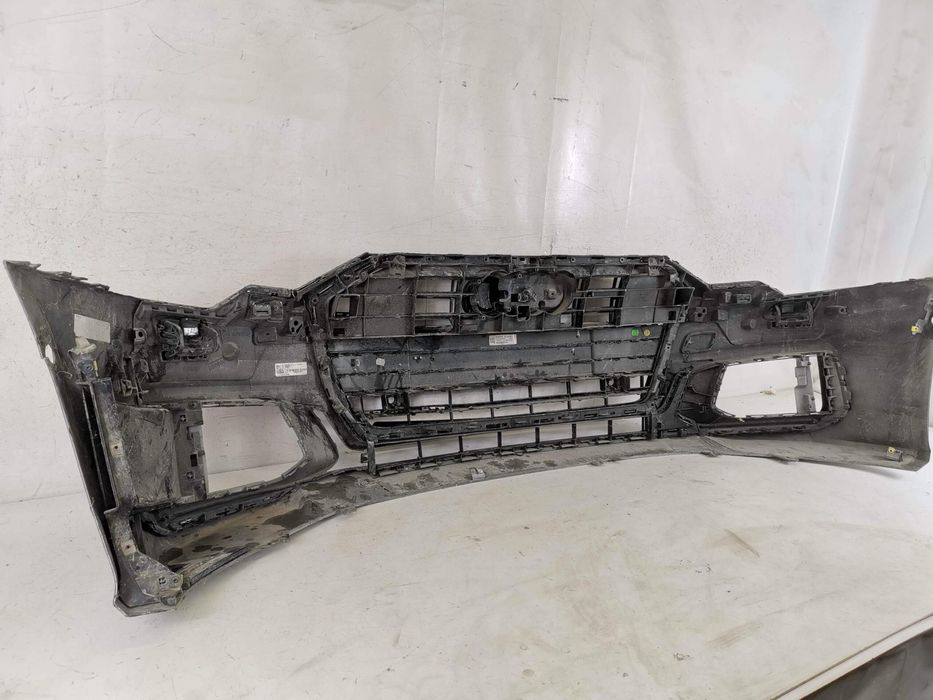 Ауди А6 Ц8 / Audi A6 C8 [ - ] Оригинална повредена предна броня с ради