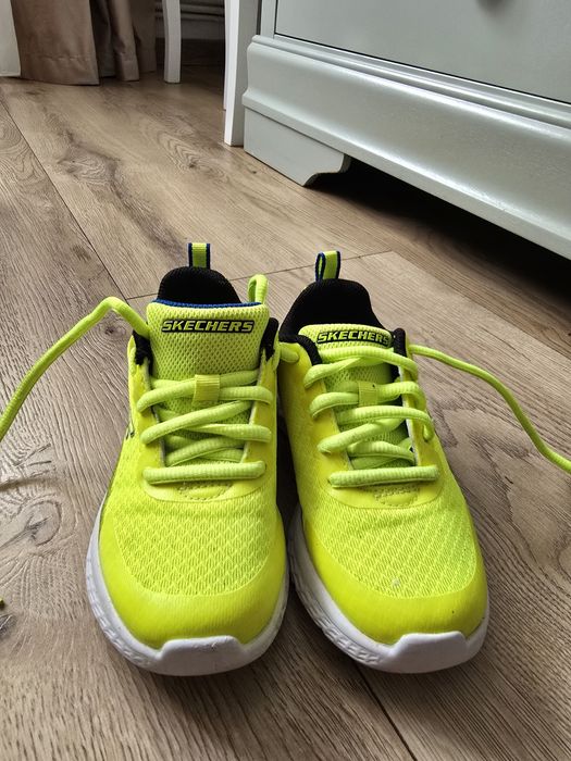 Adidași Skechers nr  27.5   (17 cm)