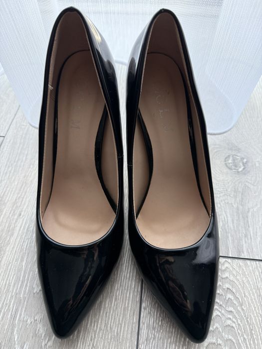 Pantofi cu toc stiletto negru