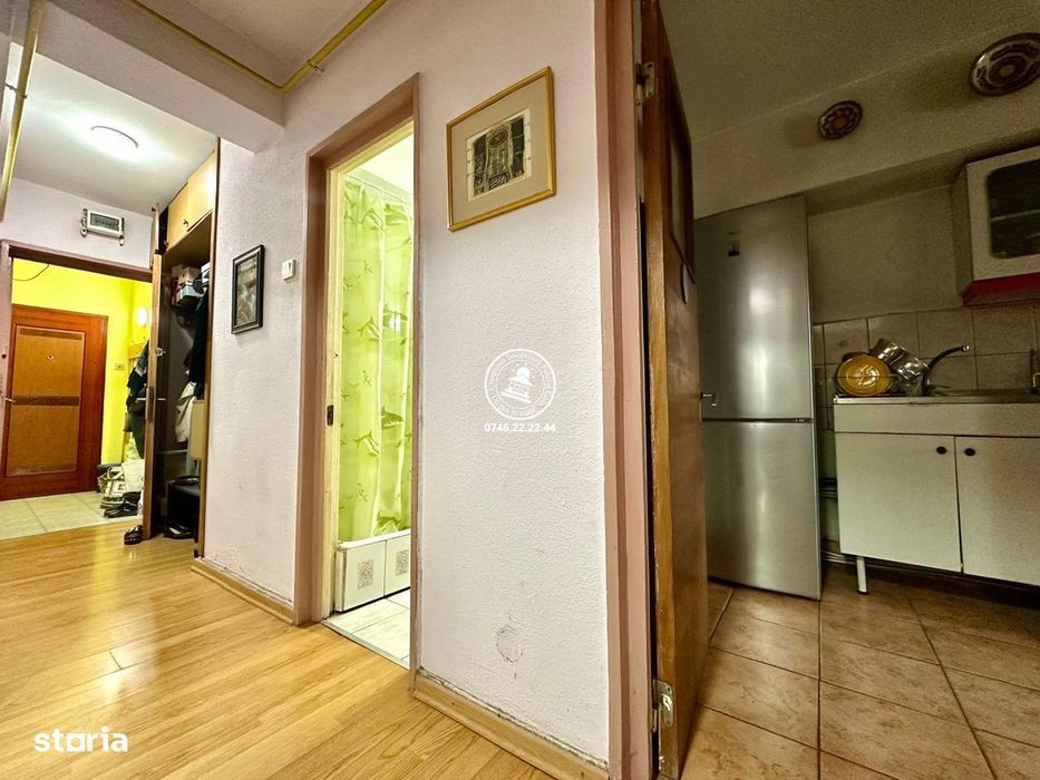 Apartament 4 camere  de vanzare  Centru,