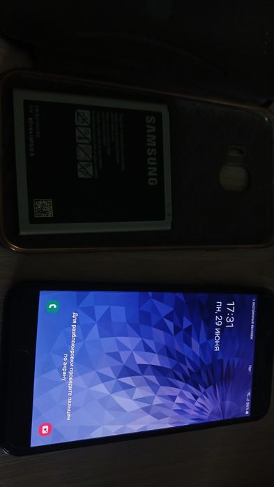 Смартфон Samsung Galaxy J4