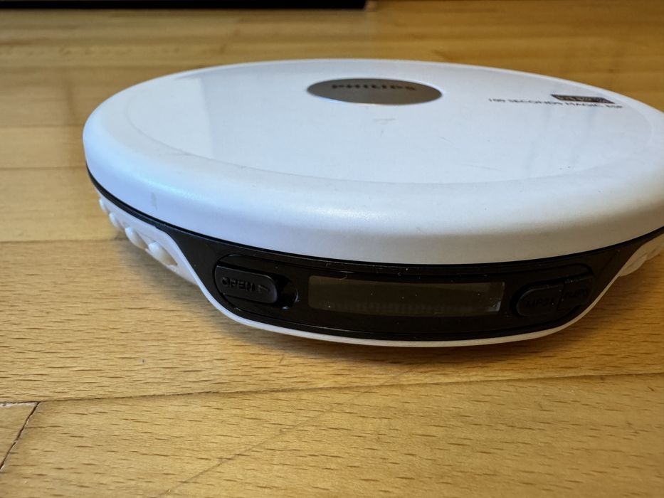 Портативен CD / MP3 плеър (Дискмен) Philips EXP2540 + Адаптер