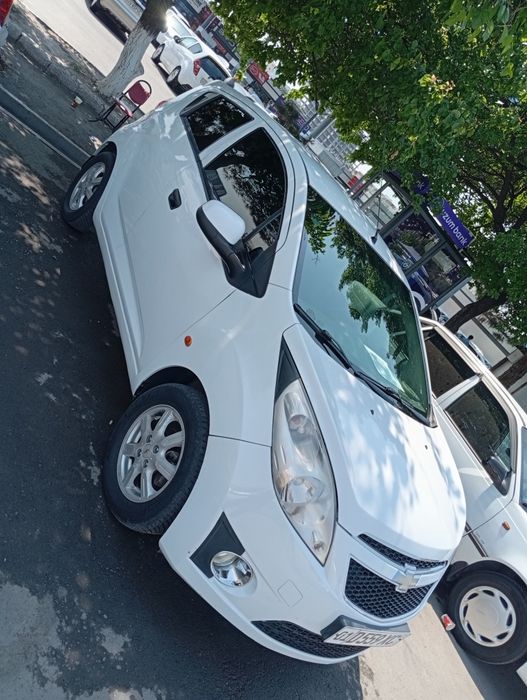 Продается афтамат Спарк 2011год. 309000 пробег