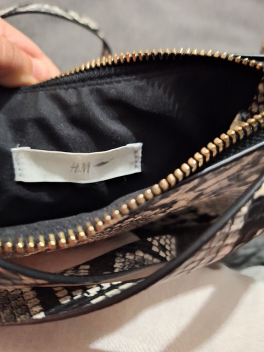 Дамска чанта змийски принт H&M