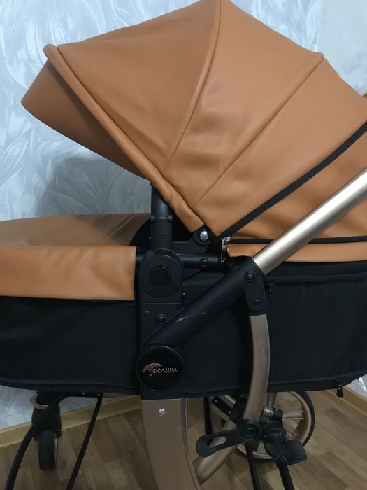 Продам коляску эко-кожа