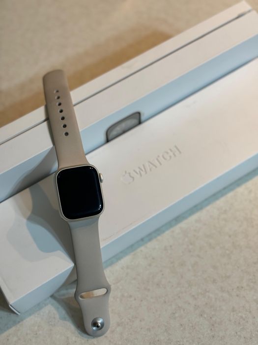 Продам Apple Watch 8 series 41mm Starlight