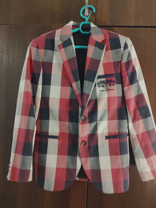 Продам пиджаки на мальчика!