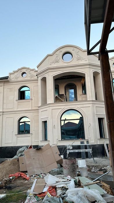 Фасад травертин и гранит