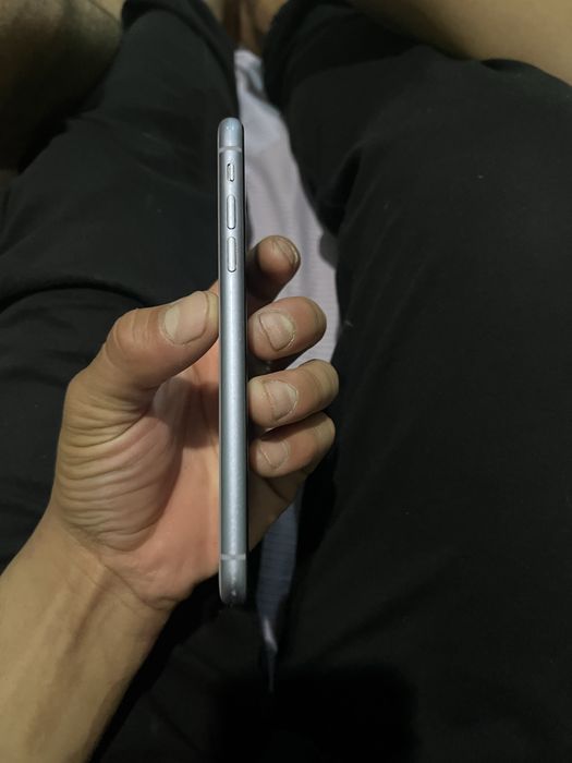 Продам телефон iPhone 11 в хорошем состоянии
