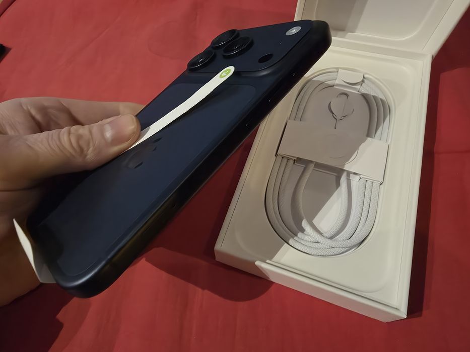 -Iphone 17Pro, Nou, 256Gb, 8Ram, 0 cicluri incarcare, neactivat, nefol