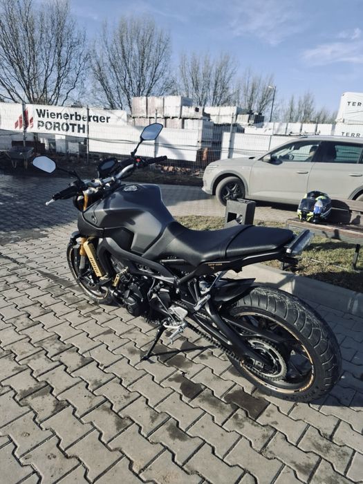 Yamaha mt 09 (2015)