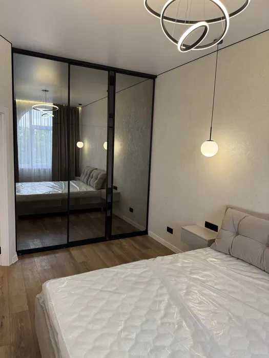Дава се под наем Двустаен апартамент в Варна, Левски - 67 кв.м за 430 € - Снимка #2