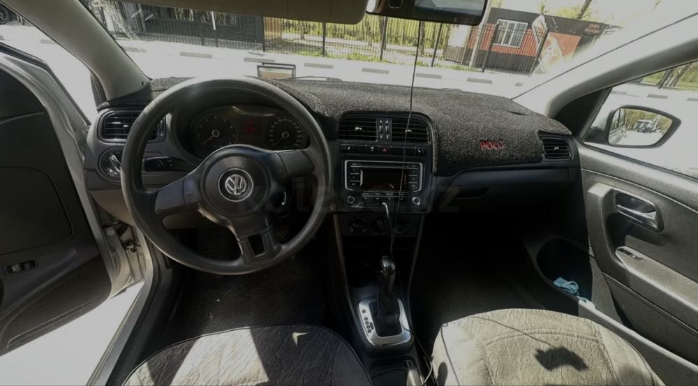 Продам Volkswagen Polo 2013, автомат