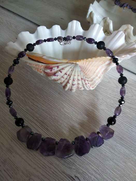 Продам колье ручной работы