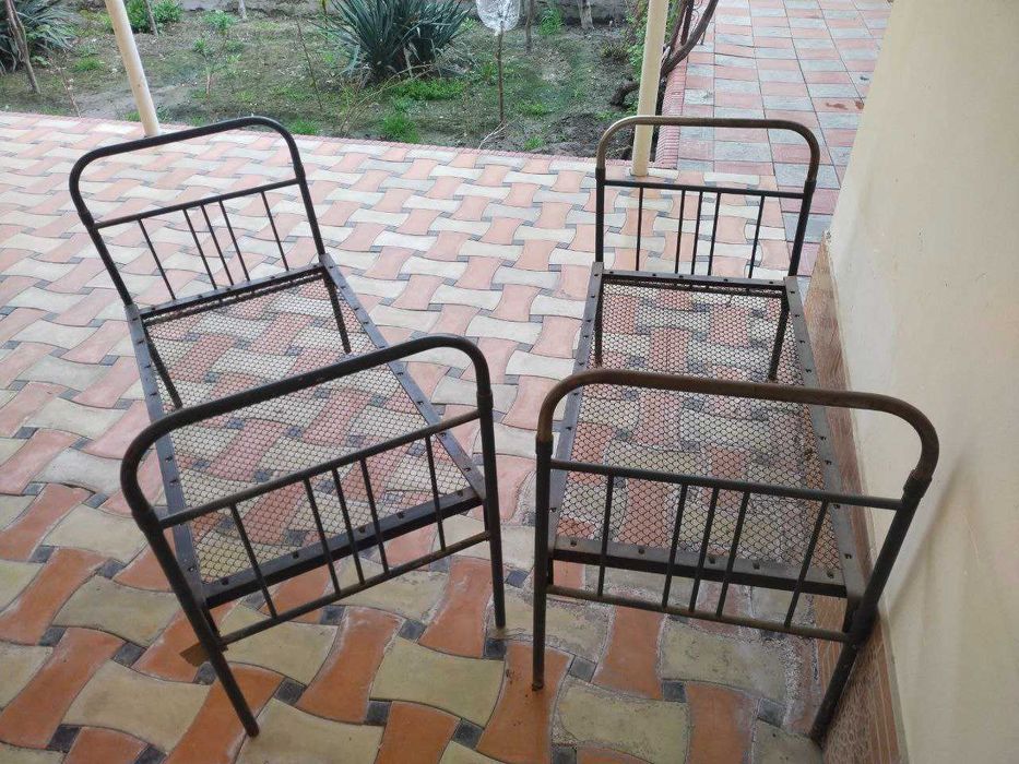 Bolalar kravatchalari sotiladi.