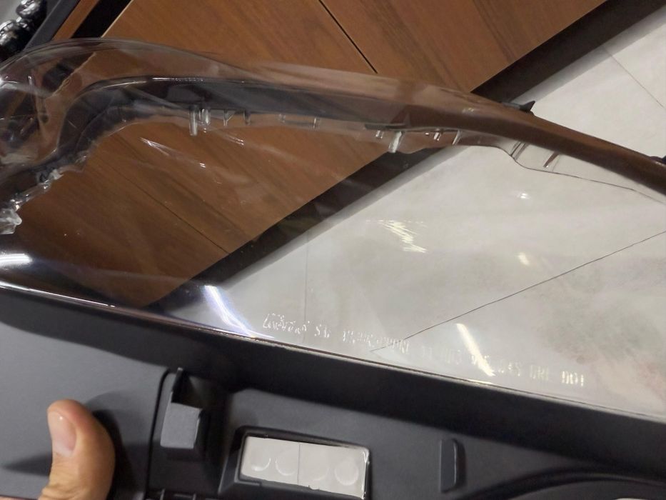 Стекло фар Лексус ЛХ 570 рестайлинг