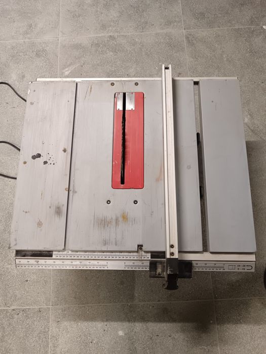 Дисковая настольная пила BOSCH