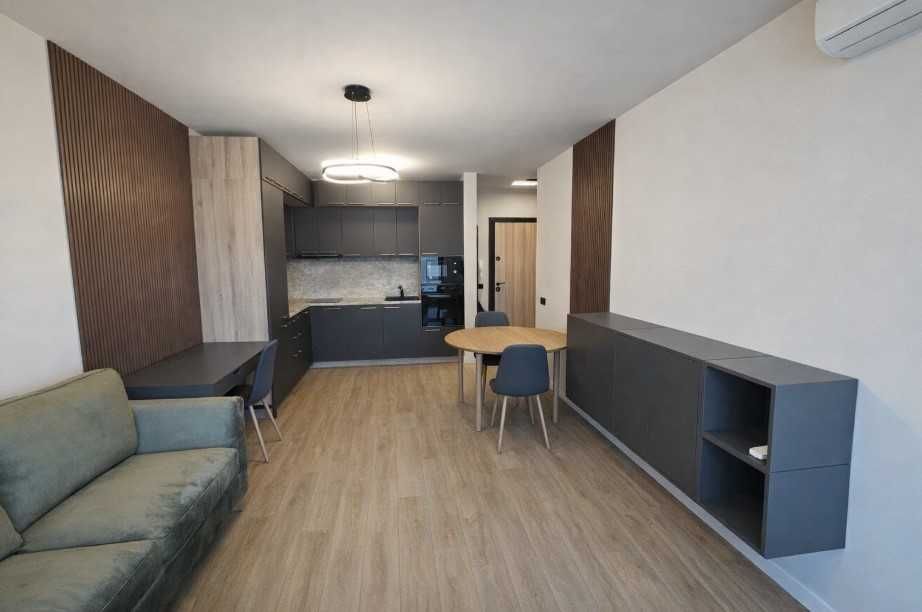 Дава се под наем Двустаен апартамент в София, Център - 65 кв.м за 677.28 € - Снимка #2