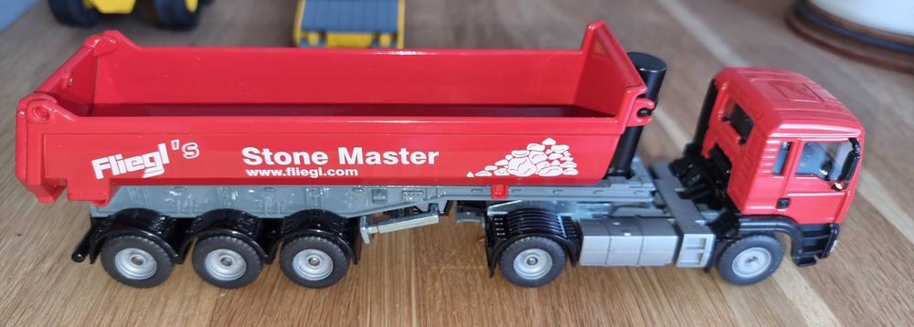 Se vinde machetă camion siku MAN