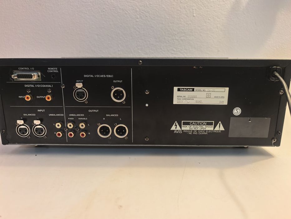 Tascam DA 30 Digital Audio Tape Deck DAT