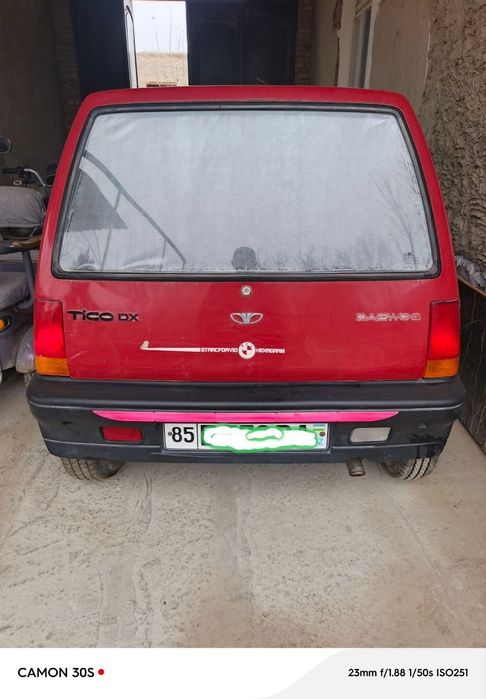 Daewoo Tico qizil