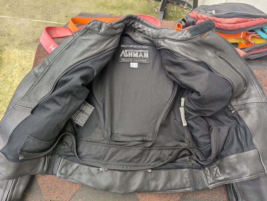 Мото екип с CE протектори - телешка кожа - перфектен - Размер 52 / М