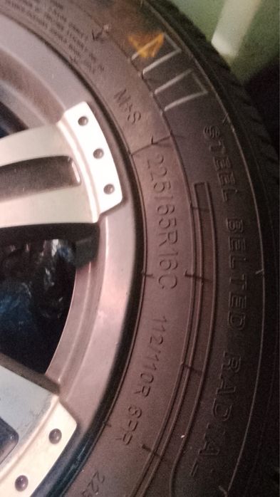 Продам шины с дисками R16