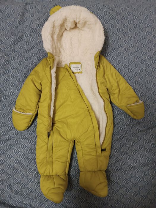 Combinezon/ salopeta iarna cu gluga 3-6 luni