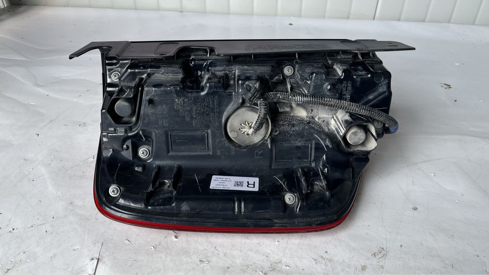 Десен стоп VW Amarok 2 2022-