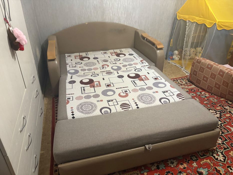 Продается б/у диван