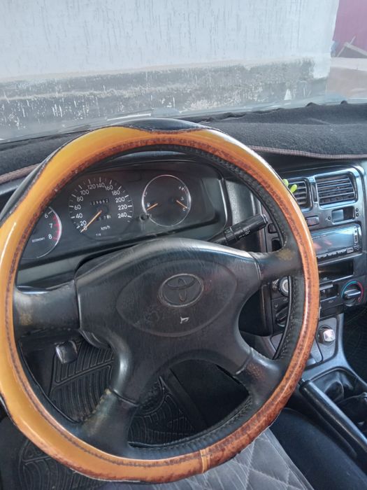 Продам тойоту карина Е